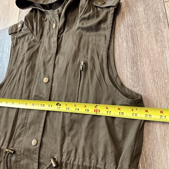 🛍️NWOT Hoodie full zip Utility vest army/olive green Vest with adjustable waist - Picture 8 of 12